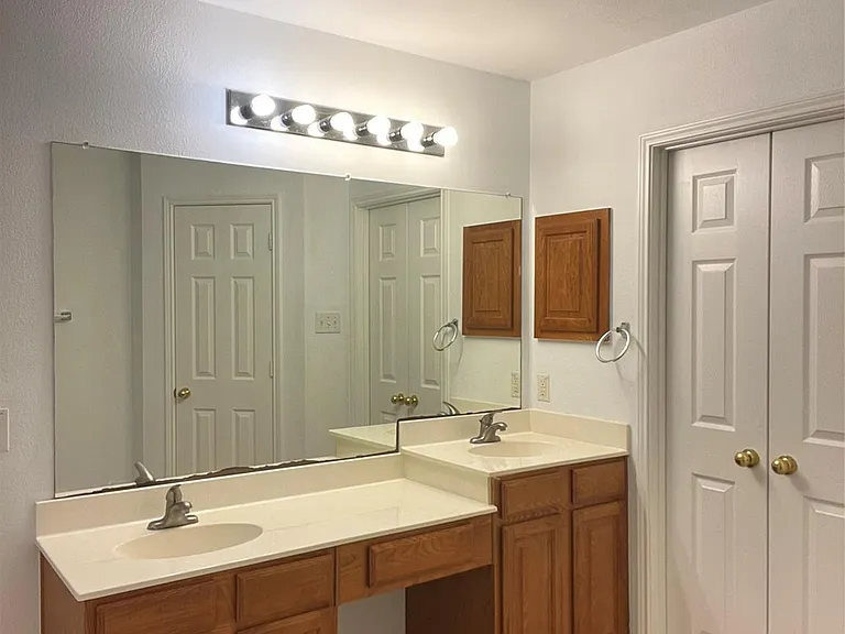 1309 Heather Brook Dr — Photo 16