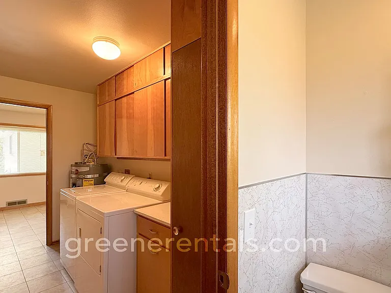 1616 10th Ave SW — Photo 20