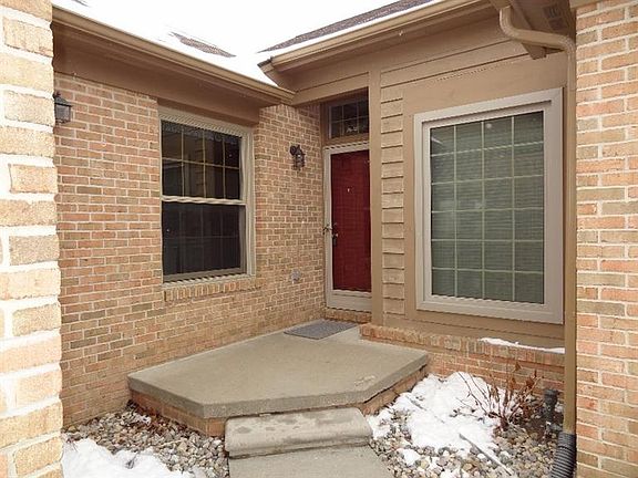 4th image of 4865 Lone Oak Ct