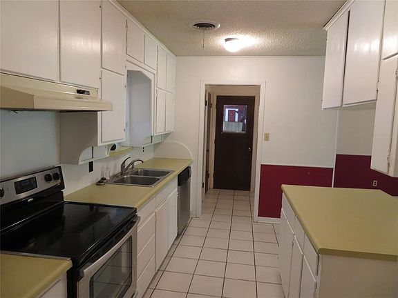 4th image of 220 Edwards Dr