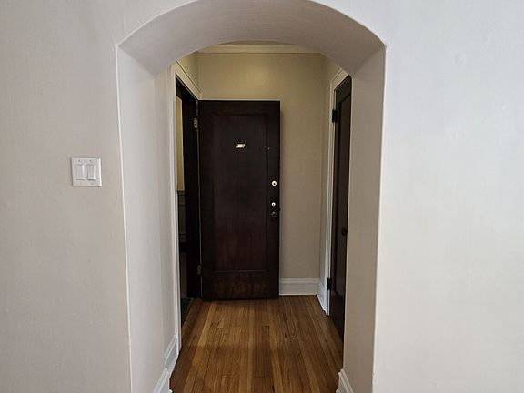 5th image of 1936 W Estes Ave #2S