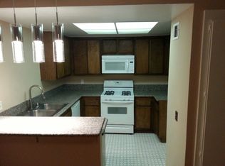 527 Spring Rd APT 19, Moorpark, CA 93021