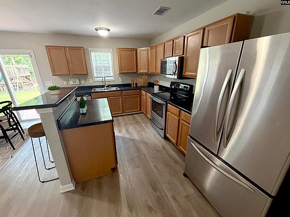 3rd image of 212 Seabiscuit Ln