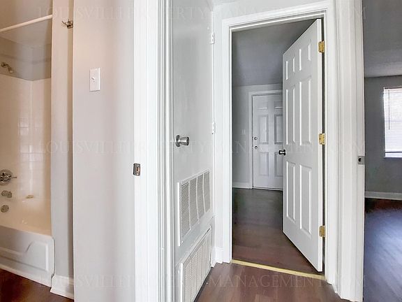 4th image of 2311 Rodman St