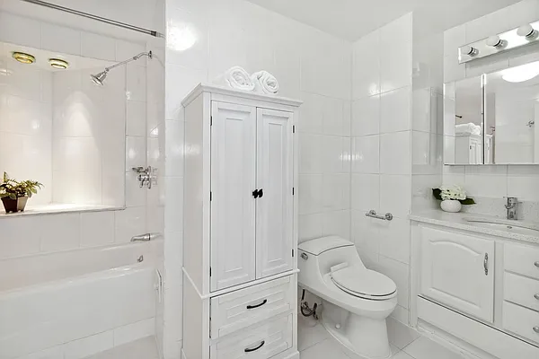 Rented by Compass | media 6