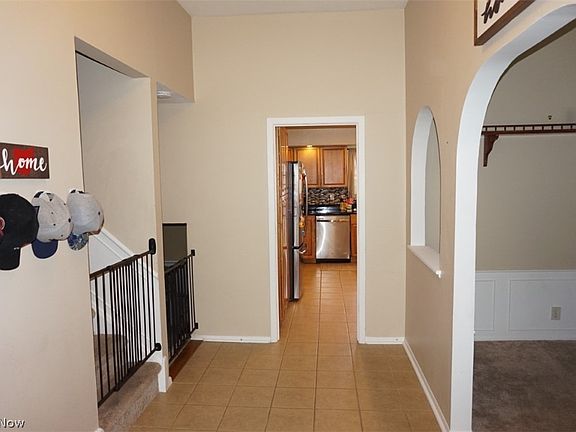 2nd image of 28096 Edgepark Dr