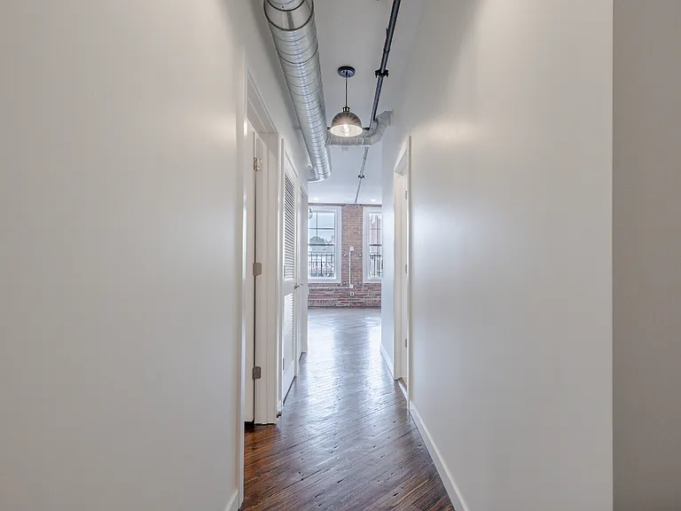 420 Main St #D — Photo 4