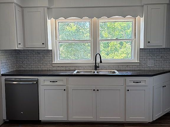White shaker cabinets