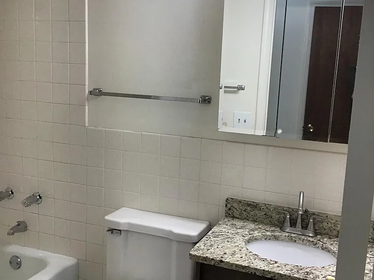 1240 W Jarvis Ave #305 — Photo 16