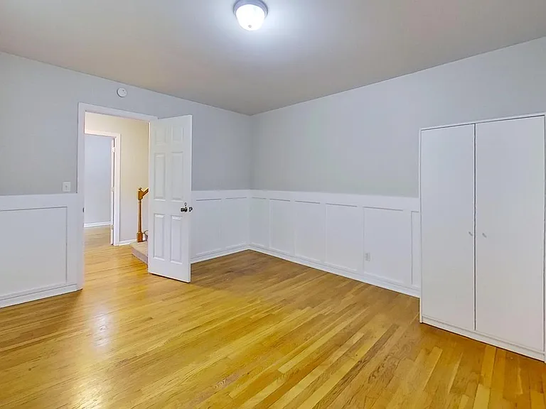 8027 N Richardt Ave — Photo 9