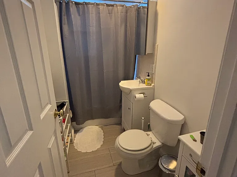 220 Hanover St #5 — Photo 8