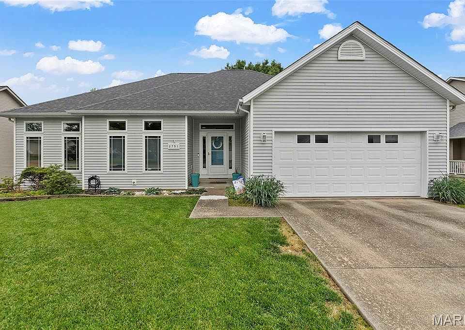 1st image of 2751 Ridgeway Dr