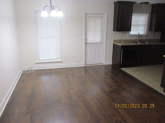 3rd image of 219 Robertson Dr