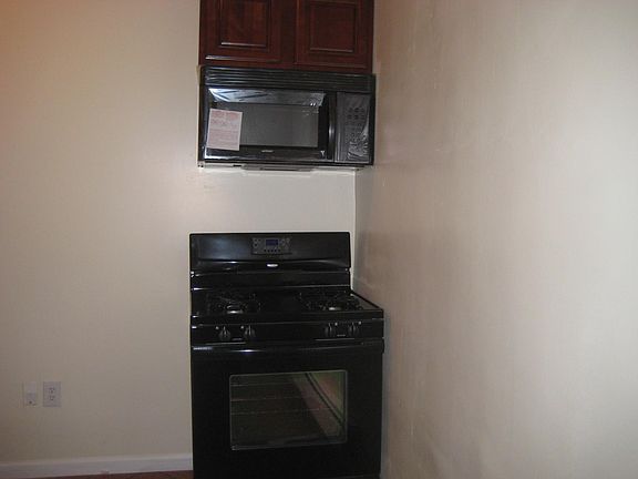 4th image of 395 13th Ave APT 8