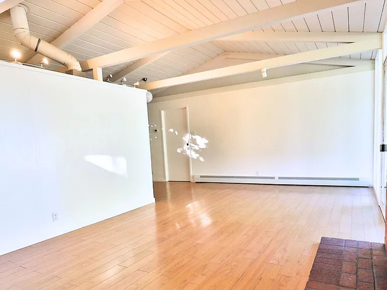 2467 Alvin St — Photo 7