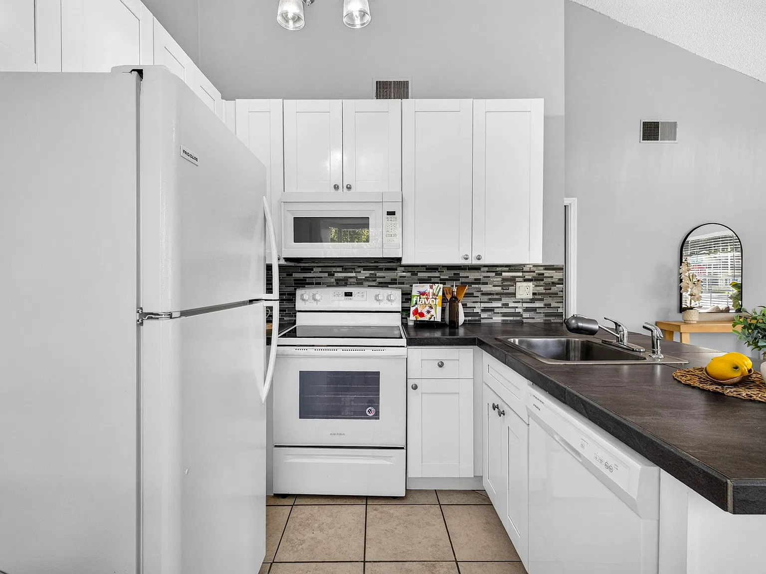 2 bed, 797 sqft, $2,000 — Photo 3
