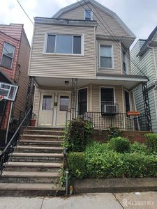 25 Dwight St, Jersey City, NJ, 07305