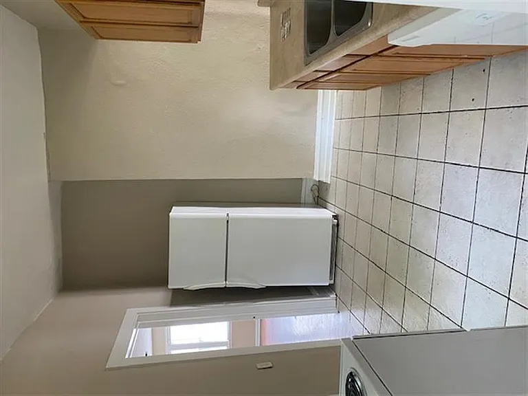 205 Broad St — Photo 9