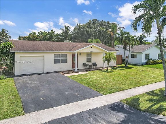 4th image of 8070 NW 47th St