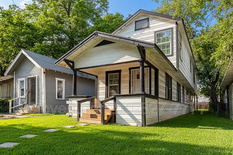 3 bed, 2.5 bath, 1844 sqft, $1,597 — Photo 3