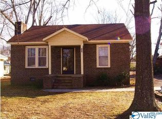 721 S Market St, Scottsboro, AL 35768