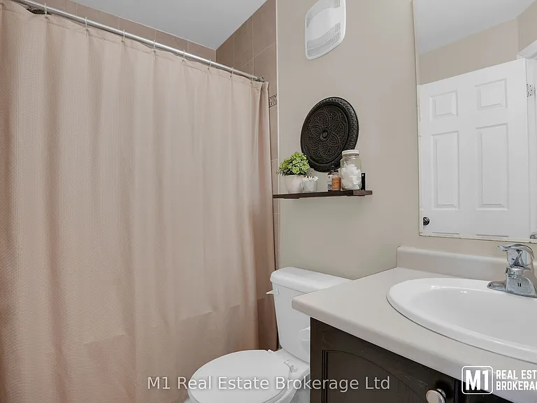 15 Carere Cres #46B — Photo 26