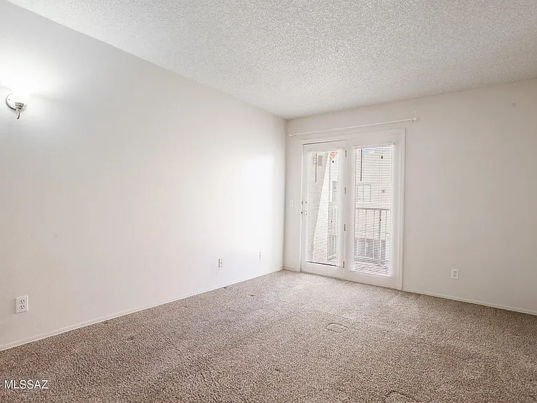 1200 E River Rd #B-27 — Photo 18