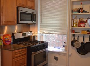 122 Myrtle St #4B, Boston, MA 02114