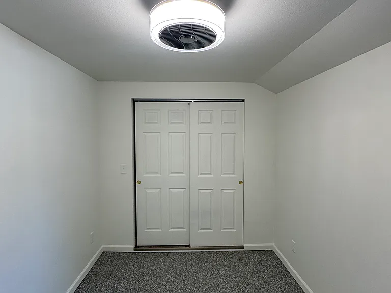 220 W Williams St — Photo 15