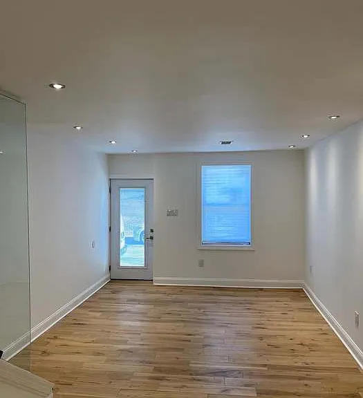406 Sloan St — Photo 6