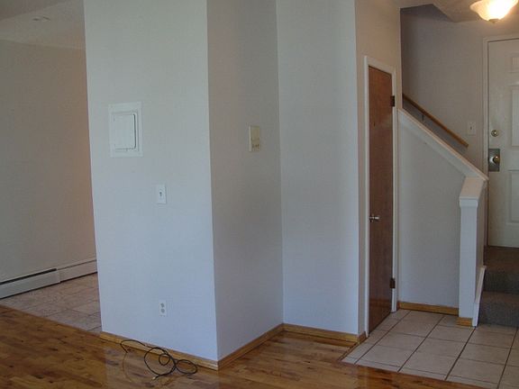 Entrance & Stairs