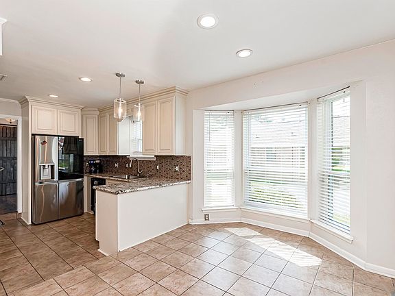 5th image of 13311 Alba Dr