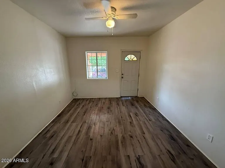 1305 N C Ave — Photo 3