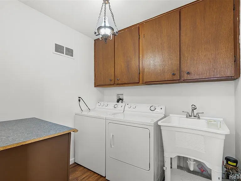 6226 Highview St — Photo 8