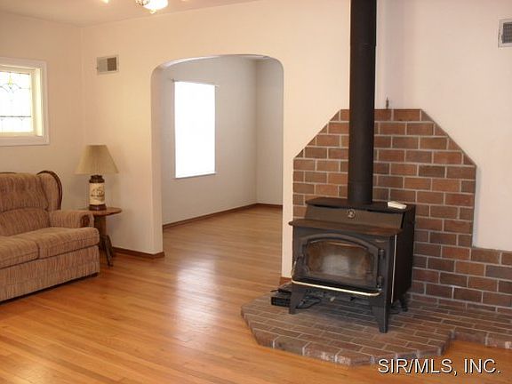 3rd image of 3802 Franklin Ave