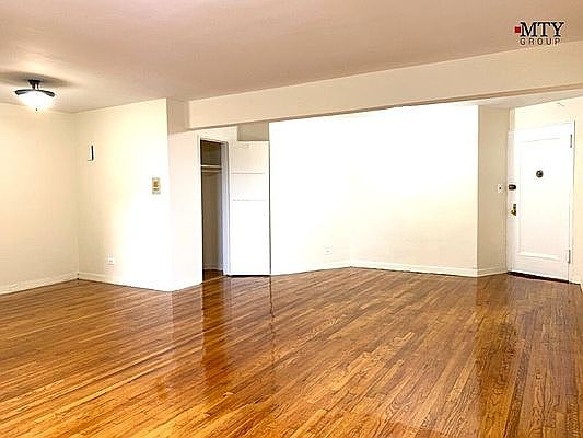 4th image of 5505 Woodside Ave APT 418
