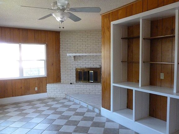 3rd image of 1837 Columbine Dr