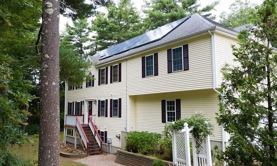 1st image of 20 Thibeault Ln