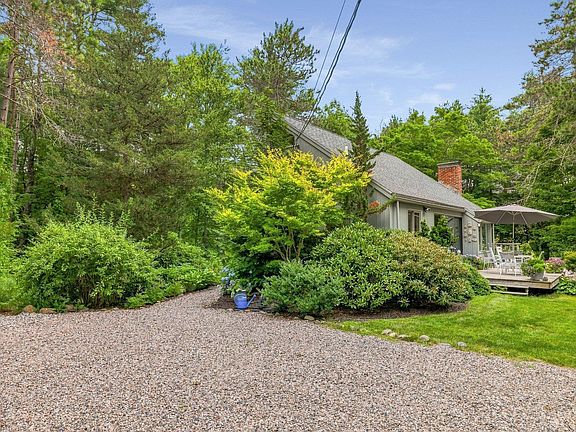 3rd image of 217 Kensington Road