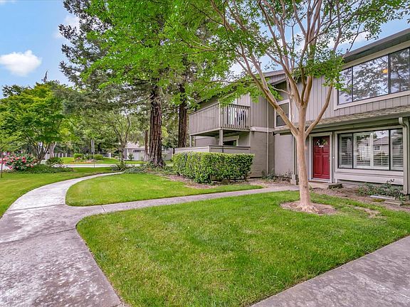 3rd image of 94 Saddlebrook Dr