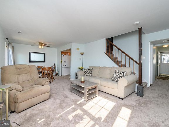 5th image of 127 Chaucer Rd