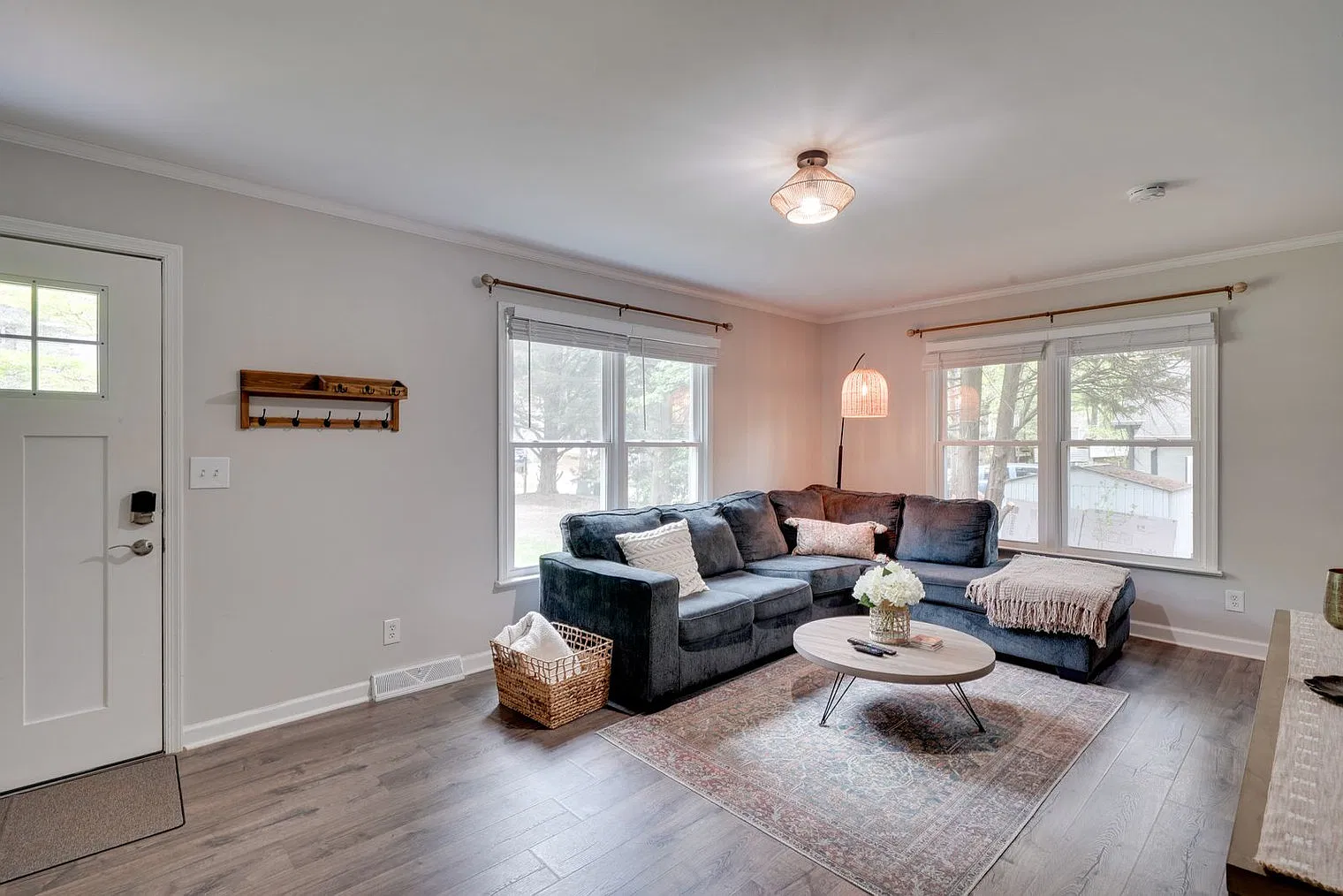 2 bed, 2.0 bath, 1194 sqft, $3,128 — Photo 4