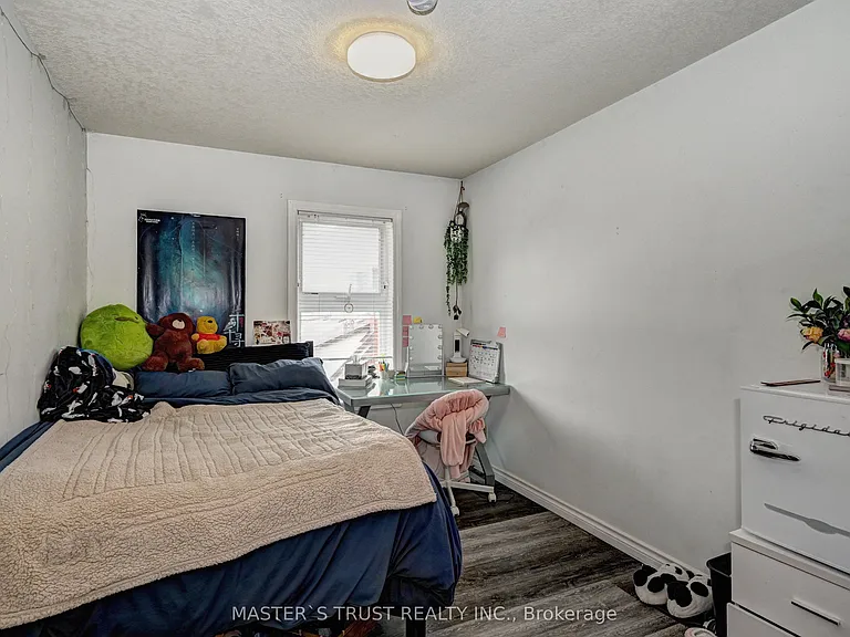 81 Columbia St W #12 — Photo 25