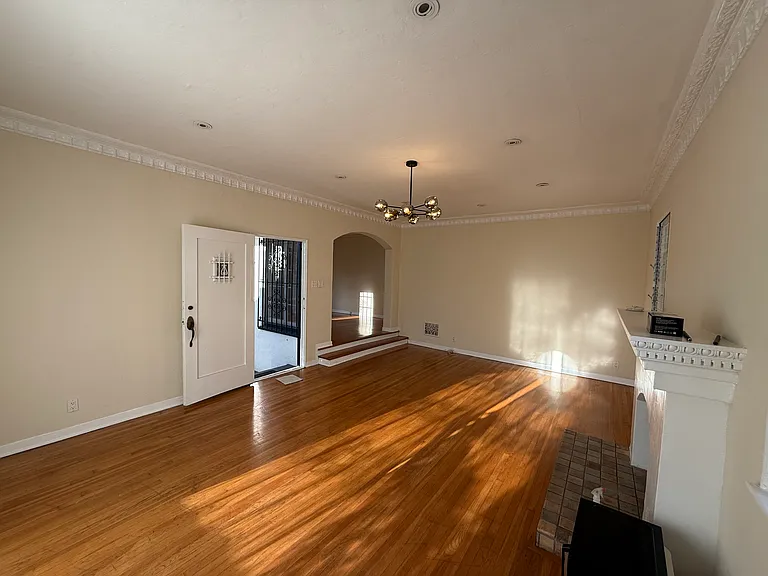 1060 S Corning St — Photo 35