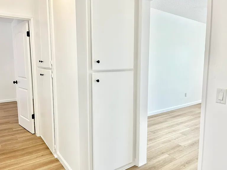 1401 Douglas St #13 — Photo 13