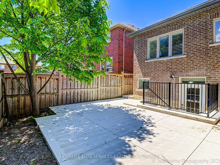 40 Northway Ave — Photo 16