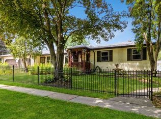 700 Woodside Dr, Iowa City, IA 52246