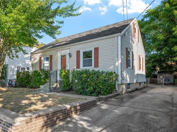 120 Windsor Rd, Pawtucket, RI 02861