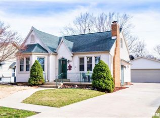 906 Saint Julian St, Pekin, IL 61554