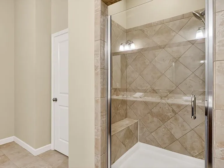 7205 Lowery Oak Dr — Photo 23